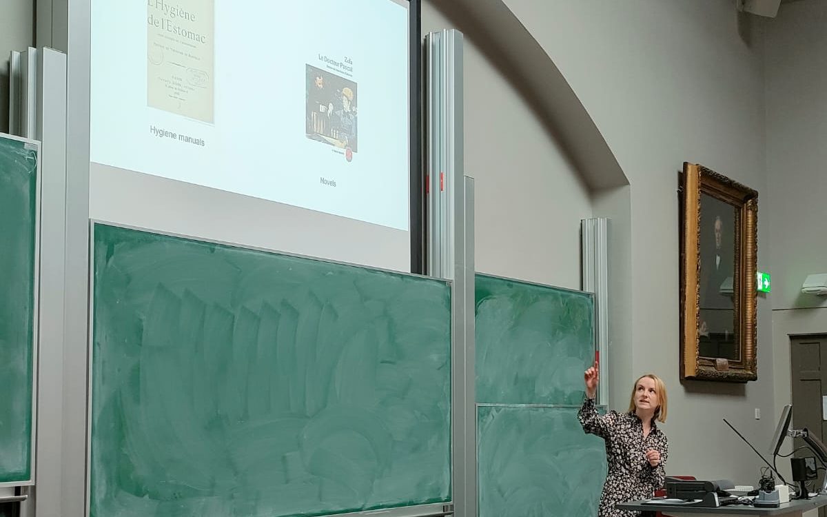 Manon Mathias, delivers her lightning talk